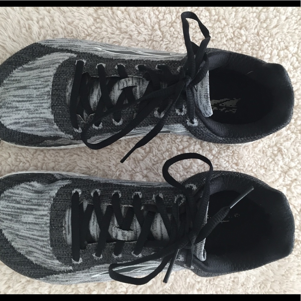 Altra ESCALANTE Zero Drop Running Shoes 9.5